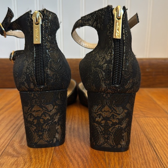 Unisa Women’s Block Heel Metallic Black & Gold Lace 2.5 Inch Heels Size 10 - Picture 8 of 12